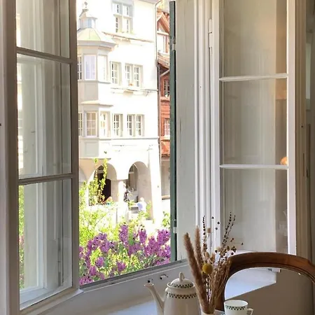 Apartment Old Town Charm & Location In