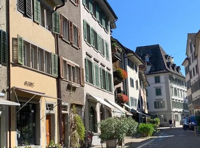 Old Town Charm & Location In Rapperswil-Jona
